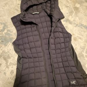 Arcteryx ladies hooded down Narin Vest